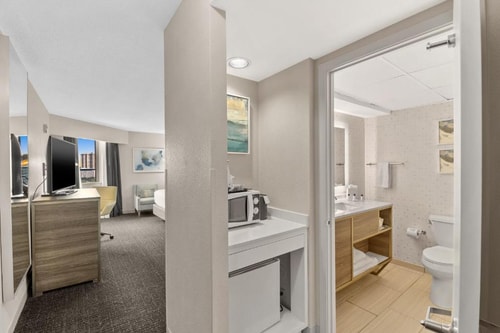 Standard King Or Twin Room Near Levy Park HOU 2 Luxury Bookings