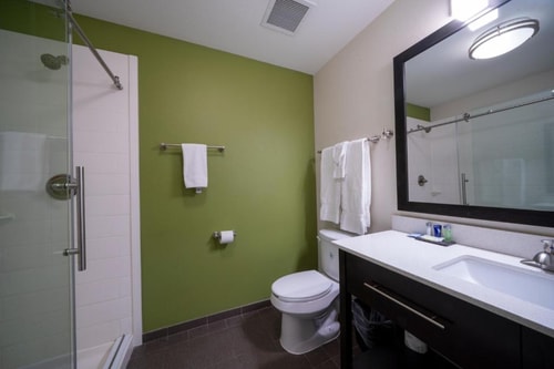 King Room Near ELCO Administrative Services DAL 5 Luxury Bookings
