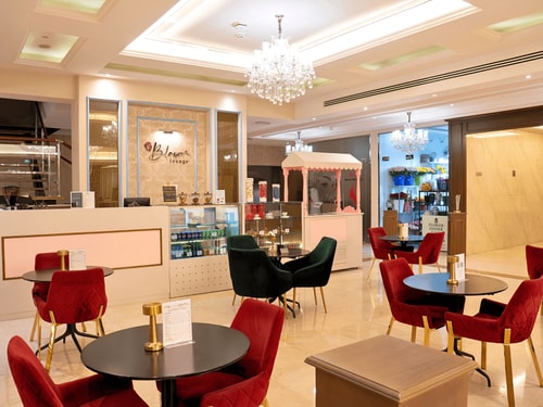 Deluxe Room Near Mashreq Metro By Luxury Bookings 7 Luxury Bookings