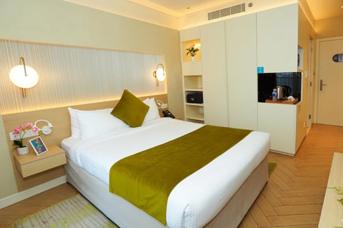 Standard Room Near Niloofar Tower Al Jaddaf 2 Luxury Bookings