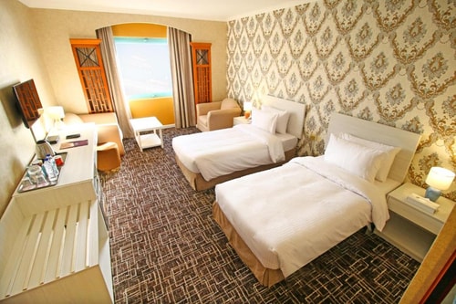 Premier King Or Twin Room Near Public Library 1 Luxury Bookings
