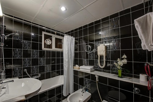 Standard Room Near Al Rigga Metro Deira 4 Luxury Bookings