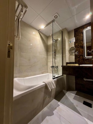 Standard King Or Twin Room Near New Academy School 11 Luxury Bookings