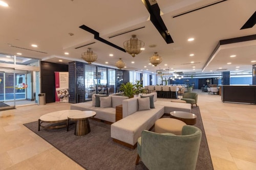 Standard King Room Near Language Transition HOU 7 Luxury Bookings