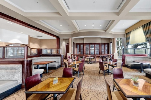 King Room Near Heart of Texas Classic DAL 9 Luxury Bookings