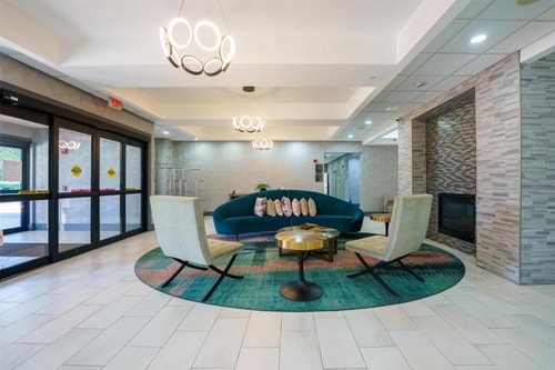 King Studio Suite Near George Bush Park HOU 14 Luxury Bookings