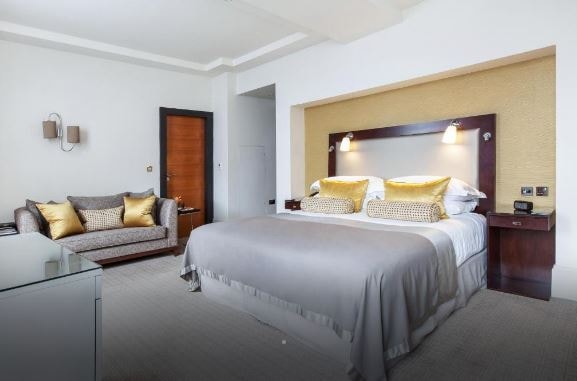 Kings Junior Suite Near Christchurch Gardens LON Luxury Bookings
