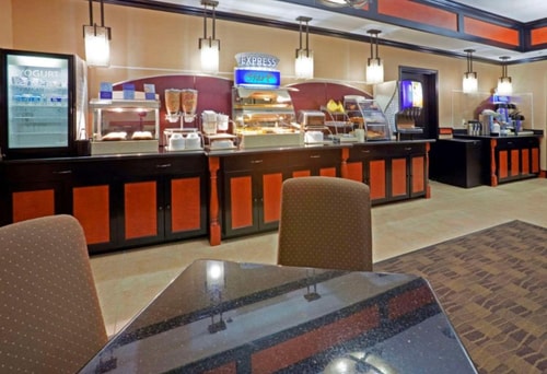 Standard Room Near Dallas Collision Center DAL 10 Luxury Bookings