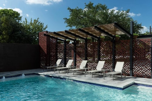 King Room Near Bayou Greenways Park HOU 14 Luxury Bookings