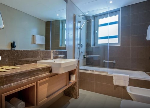 Deluxe Two Bedroom Apartment Near Al Khabaisi Park 9 Luxury Bookings