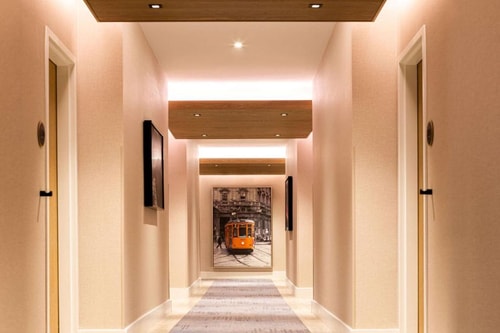 King Room Near Burger Academy DAL 8 Luxury Bookings