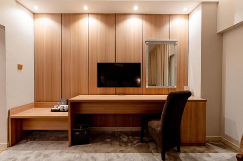 Deluxe King Or Twin Room Near Abuhail Centre Dubai 4 Luxury Bookings