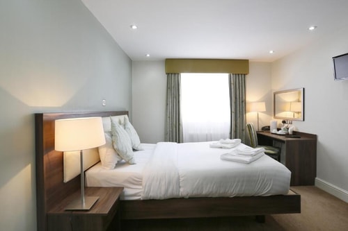Double Or Twin Room Near Cleveland Square LON 5 Luxury Bookings