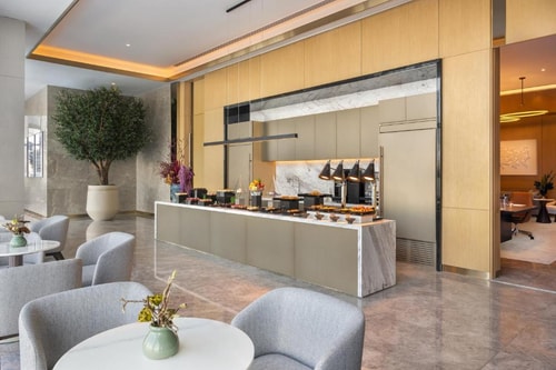 Deluxe King Room Near The Palace Site Office Dubai 6 Luxury Bookings