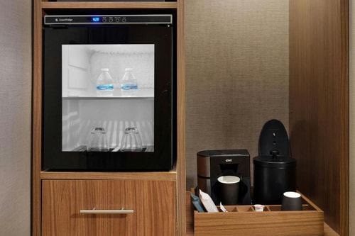 King Room Near Dallas World Aquarium DAL 2 Luxury Bookings