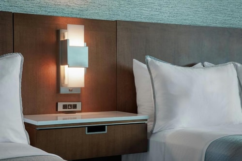 Guest Room Near Memorial City Mall HOU 1 Luxury Bookings