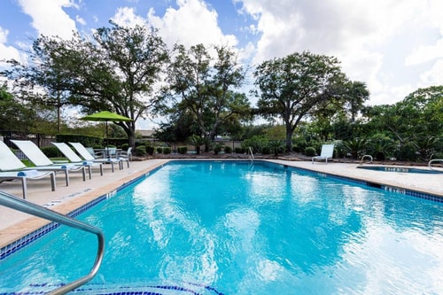 King Suite With Sofa Bed Near NRG Center HOU 8 Luxury Bookings