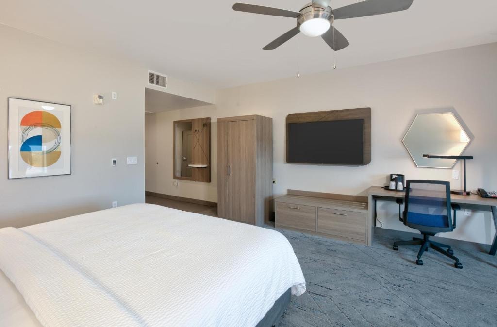 Standard Room Near Gold & Silver Exchange DAL Luxury Bookings