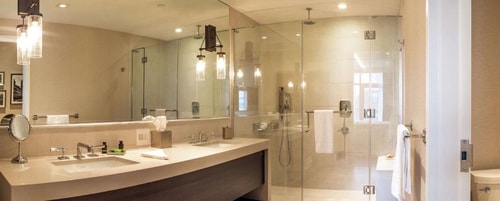 King Room Near Burger Academy DAL 4 Luxury Bookings