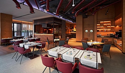 Deluxe Room Near The Paragon Tower Dubai 6 Luxury Bookings