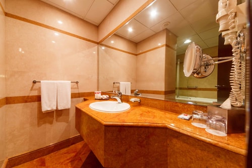 Two Bedroom Apartment Near Internet City Metro 9 Luxury Bookings