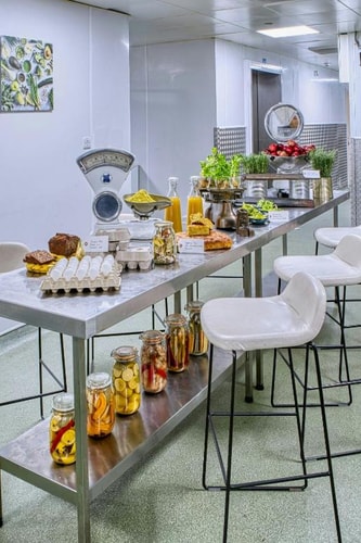 Superior King Room Near Airport Bowl LON 10 Luxury Bookings