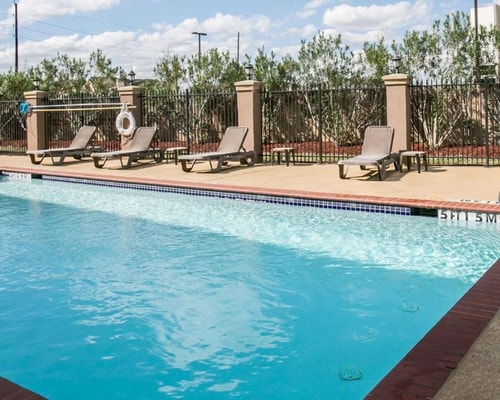 King Room Near Revolution Soccer Complex HOU 10 Luxury Bookings