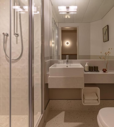 Standard Queen Room Near St Pauls Cathedral LON 6 Luxury Bookings