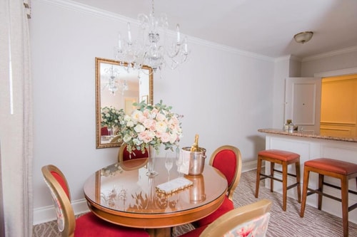 Classic King Room Near Turtle Creek Park DAL 6 Luxury Bookings