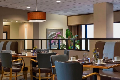 Queen Guest Room Near Dyer Stadium HOU 8 Luxury Bookings