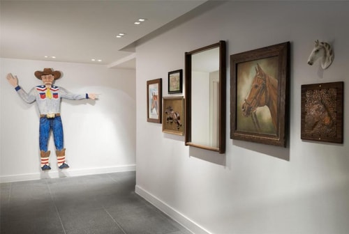 King Room Near Meadows School of the Arts DAL 16 Luxury Bookings