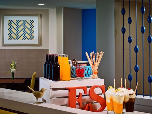 King Studio Near Museum of Illusions Houston HOU 8 Luxury Bookings
