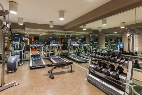 King Room Near Downtown Aquarium HOU 12 Luxury Bookings