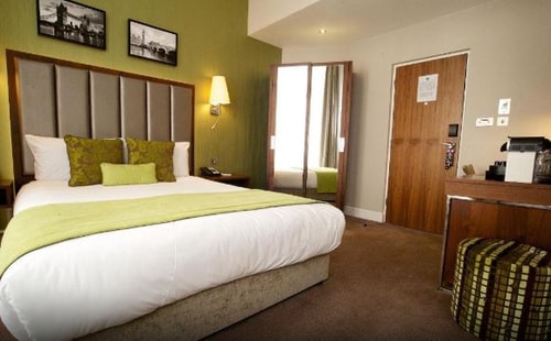 Standard Double Room Near Air India LON 2 Luxury Bookings