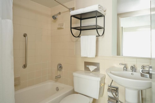 Deluxe King Or Twin Room Near Consulate Poland WDC 6 Luxury Bookings