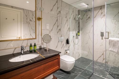 Deluxe One Bedroom Apartment Near Expo City Dubai 6 Luxury Bookings