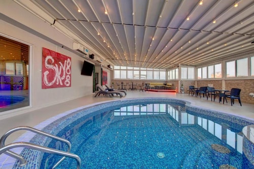 Deluxe Room Near Ghurair City 1 Bus Station 13 Luxury Bookings