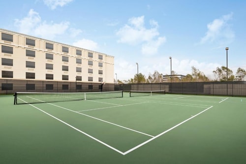 Standard King Room Near IAH Airport Area HOU 21 Luxury Bookings
