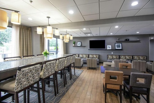 King Room Near Wilchester Elementary School HOU 8 Luxury Bookings