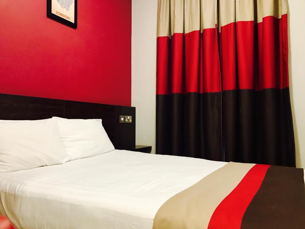 Double Or Twin Room Near Telefonzelle LON Luxury Bookings
