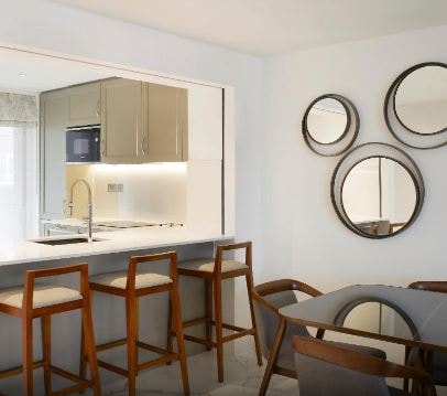 2 Bedroom Deluxe Apartment Near Barclays Bank LON 11 Luxury Bookings
