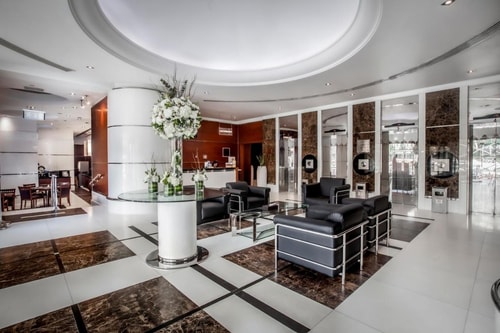 Premier 2 Bedroom Apartment Near To Sahara Center 15 Luxury Bookings