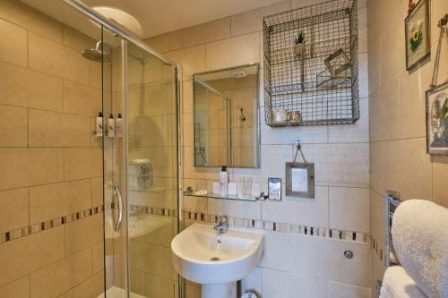 Double Or Twin Room Near Cockpit Chislehurst LON 10 Luxury Bookings