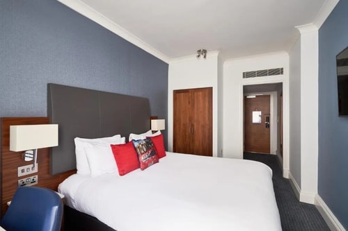 Classic Double Room Near London Foot Experts LON 3 Luxury Bookings