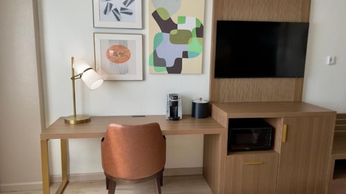 Standard King Room Near NRG Stadium HOU 4 Luxury Bookings