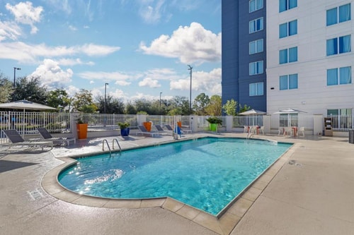 Queen Room Near AMF Windfern Lanes HOU 7 Luxury Bookings