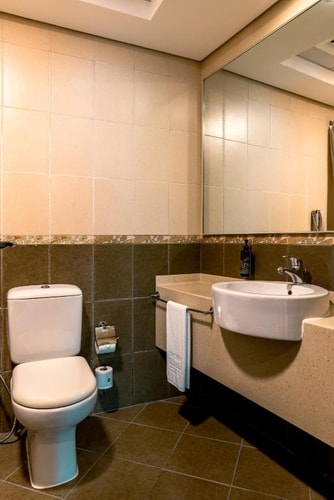 Deluxe King Room Near Magnum Opus Tower 4 Luxury Bookings