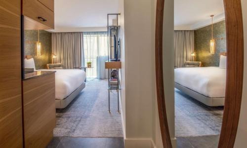 Queen Room Near Indescon Square LON 2 Luxury Bookings