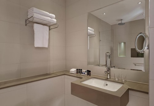 Double Or Twin Room Near Water Gardens LON 5 Luxury Bookings