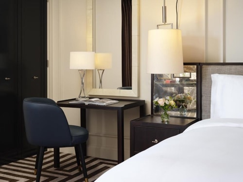 Deluxe King Room Near Weston House LON 1 Luxury Bookings